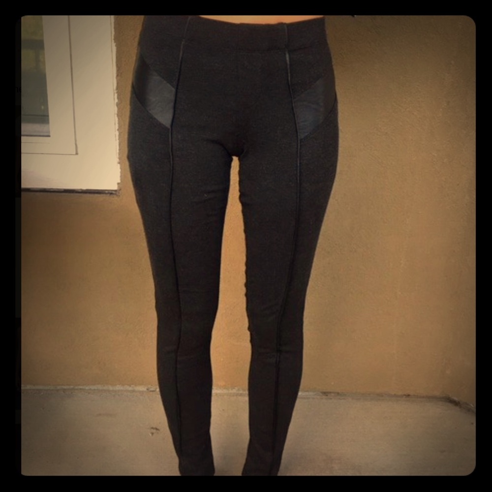 ☀️Xhilaration dressy leggings. Never been worn!
